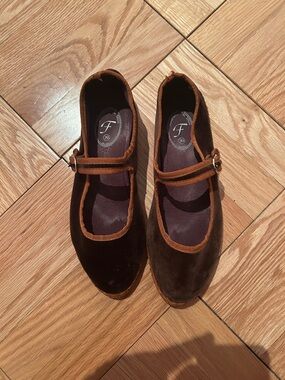 Flabelus Brown Mary Jane Flats with Contrast Trim